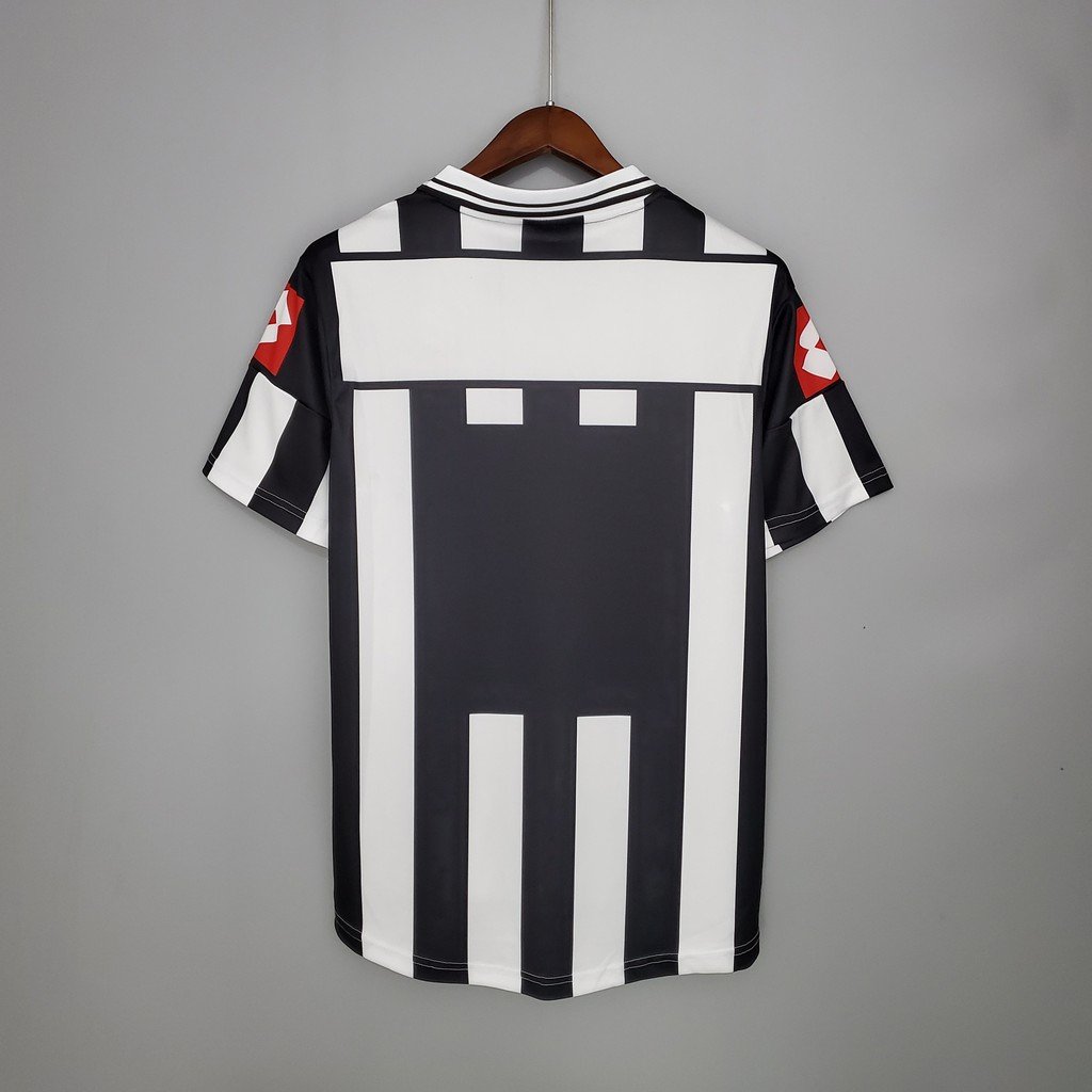 Juventus 01-02 | Retro Home - FandomKits Fandom Kits