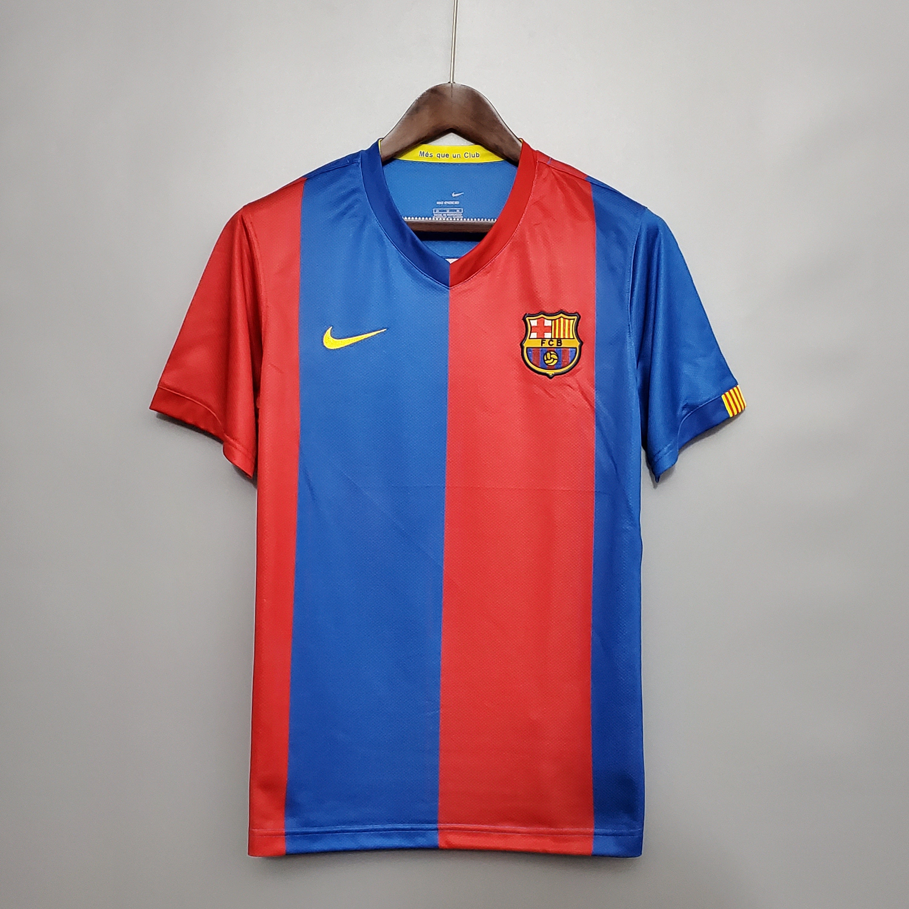 Barcelona 06-07 | Retro Home