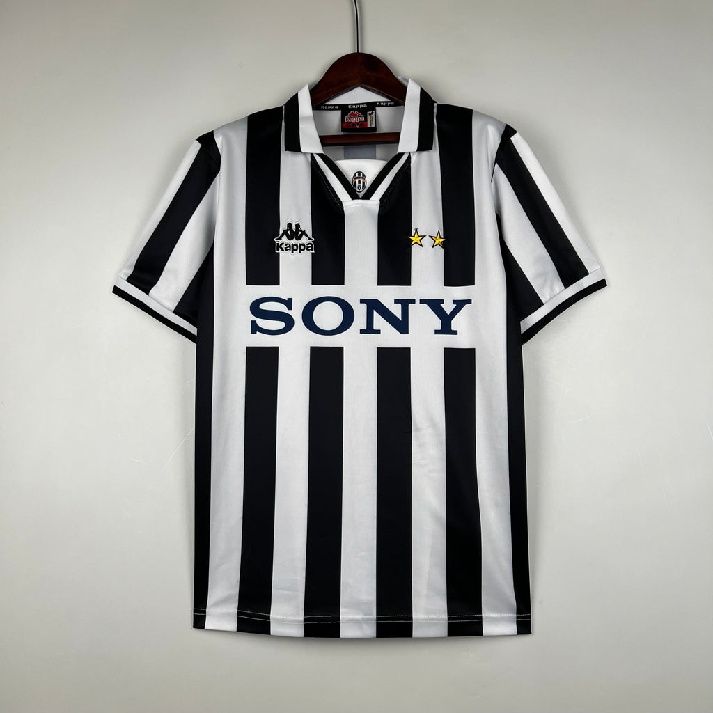 Juventus 96-97 | Retro Home - fandomkits